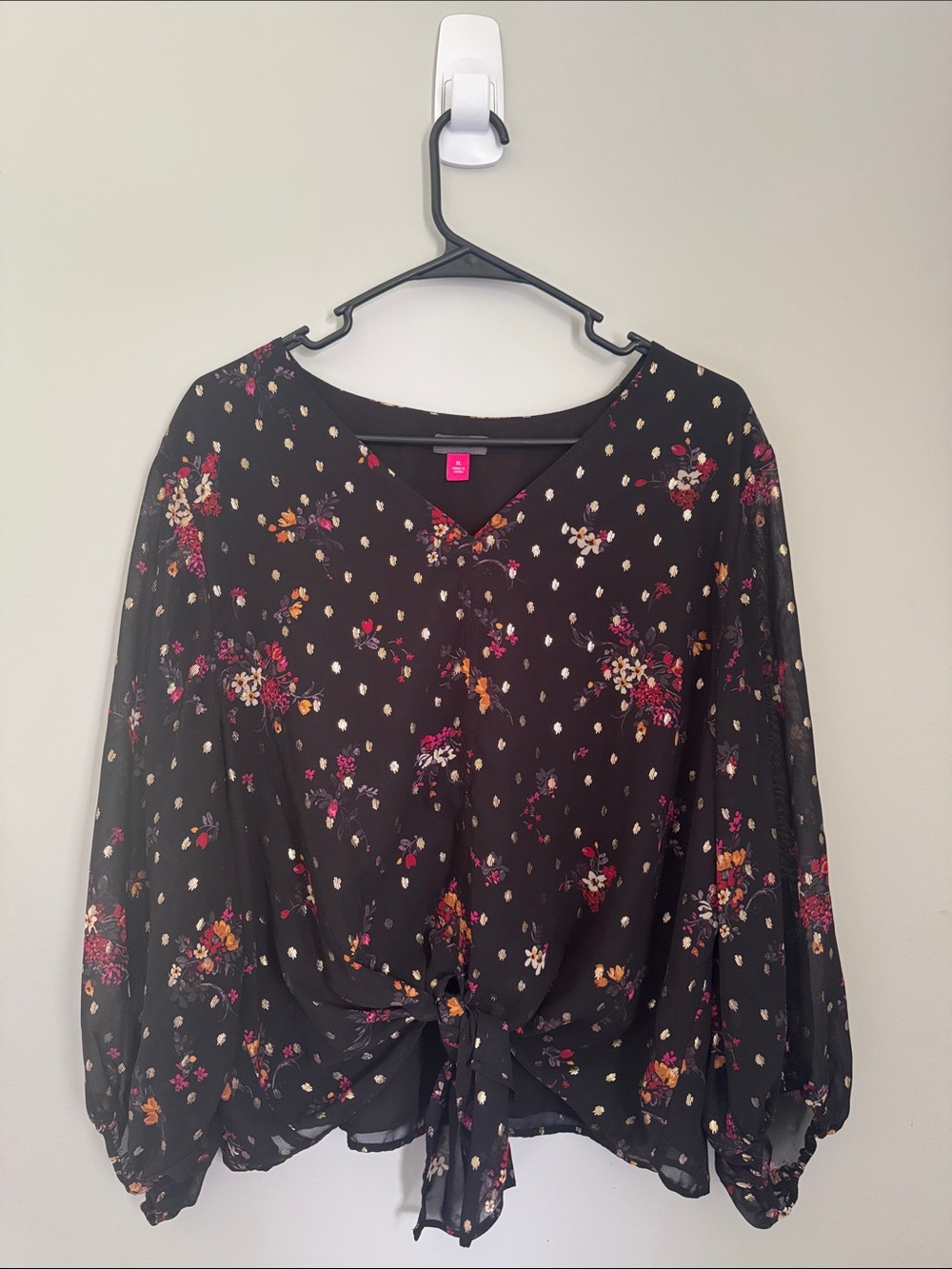 Vince Camuto Black Floral Tie-Front Blouse